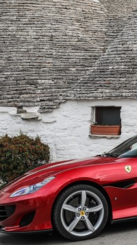 Czerwone Ferrari Portofino