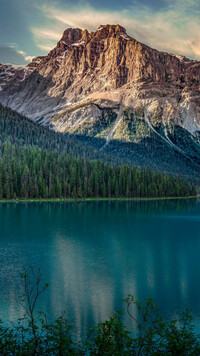 Jezioro Emerald Lake w Górach Skalistych