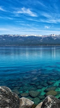 Spokojne jezioro w Nevadzie