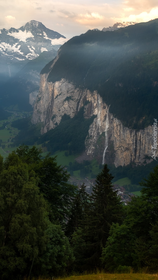 Dolina Lauterbrunnen w Alpach Bermeńskich