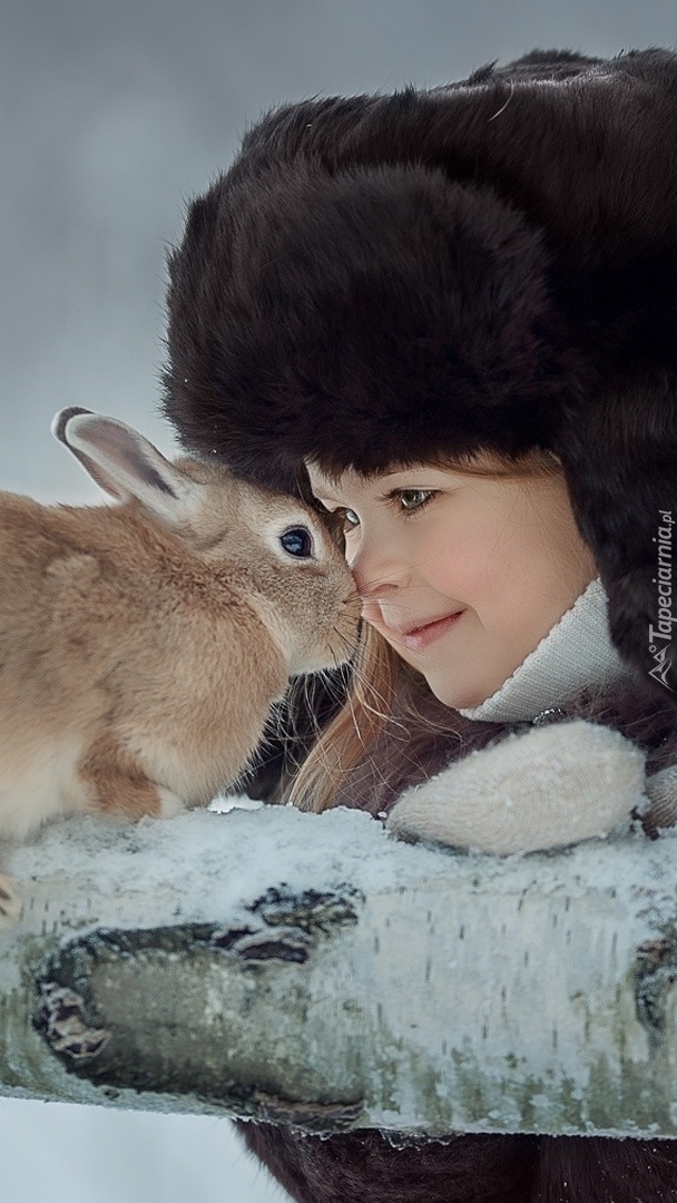 Dziewczynka z królikiem