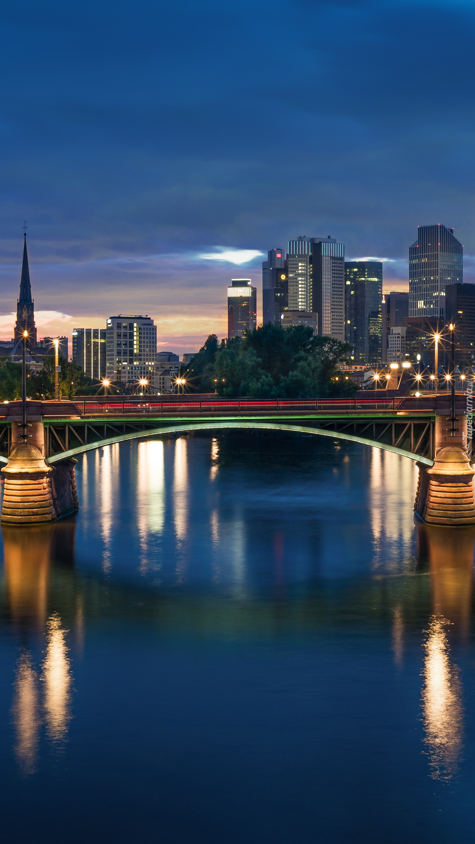 Frankfurt nad Menem nocą