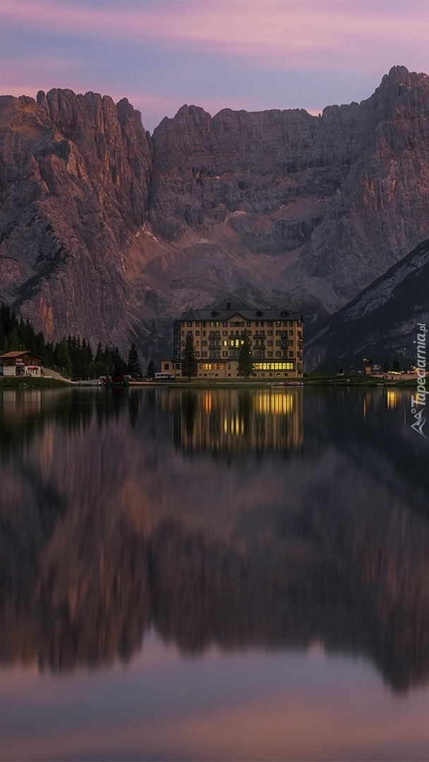 Grand Hotel Misurina nad jeziorem