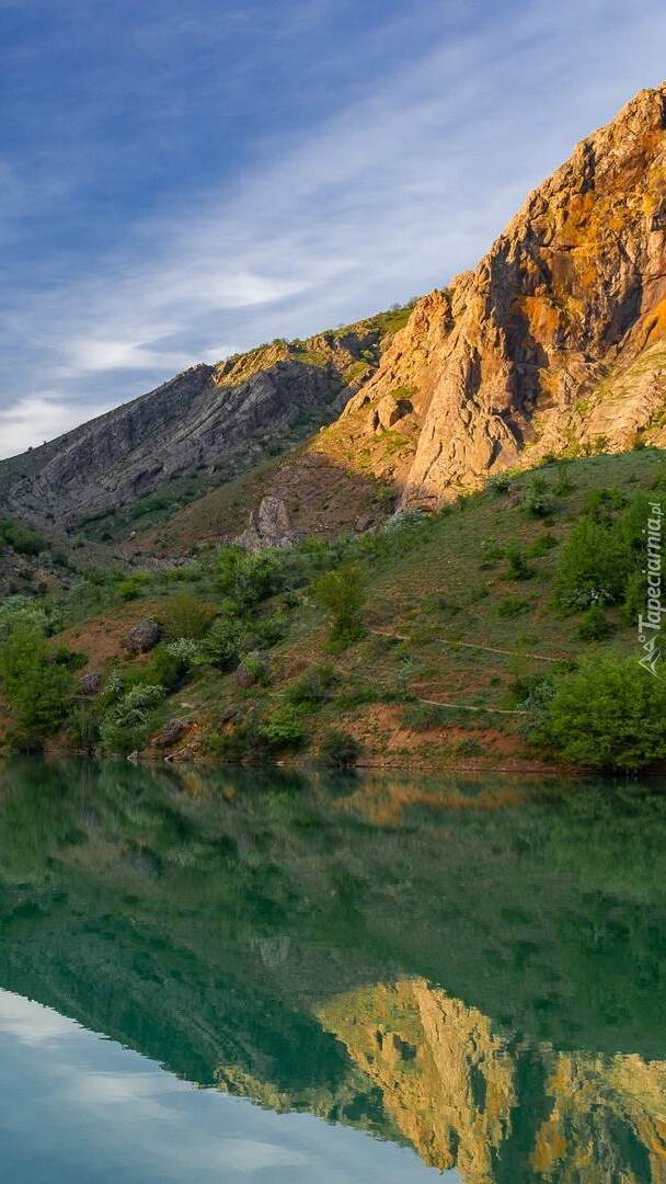 Jezioro w górach