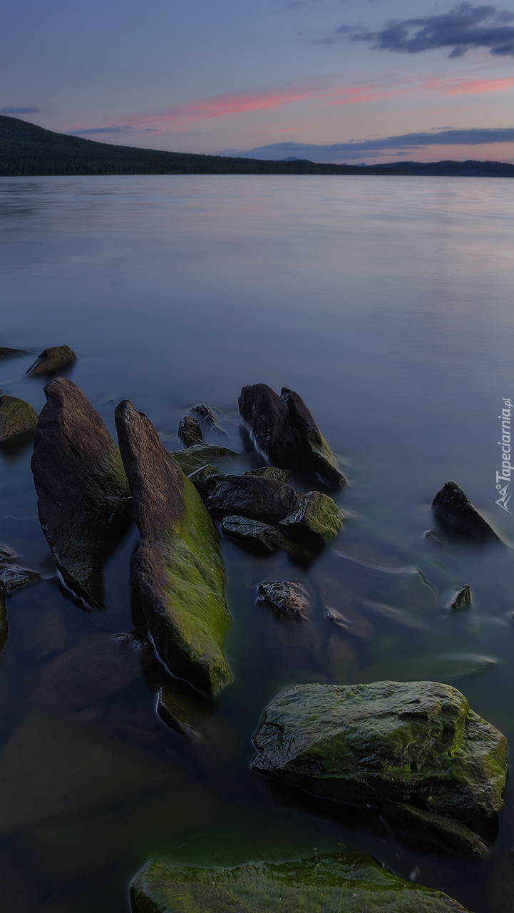 Poranek nad jeziorem Ziuratkul