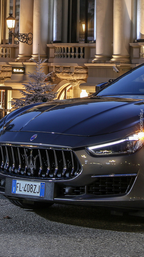 Przód Maserati Ghibli GranLusso