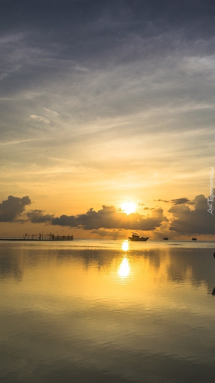 Wietnamska wyspa o świcie
