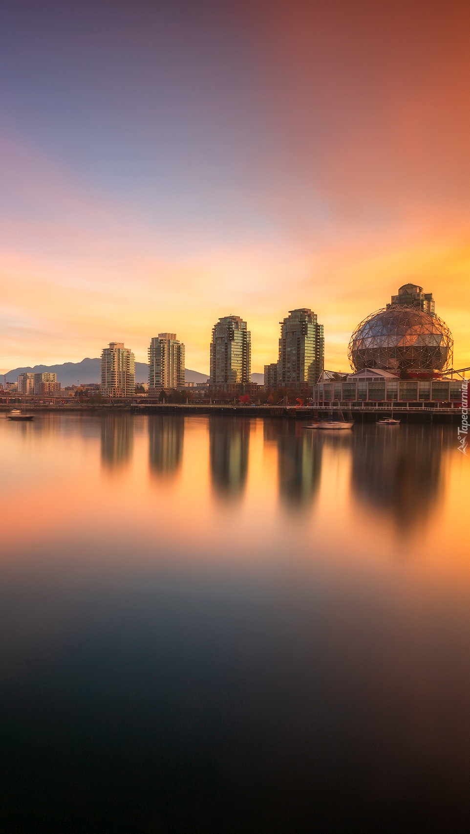 Wieżowce Vancouver o świcie