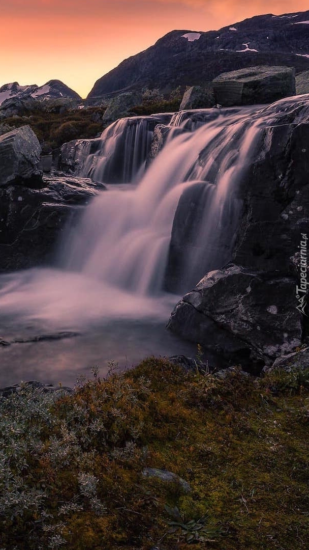 Wodospad w górach Jotunheimen