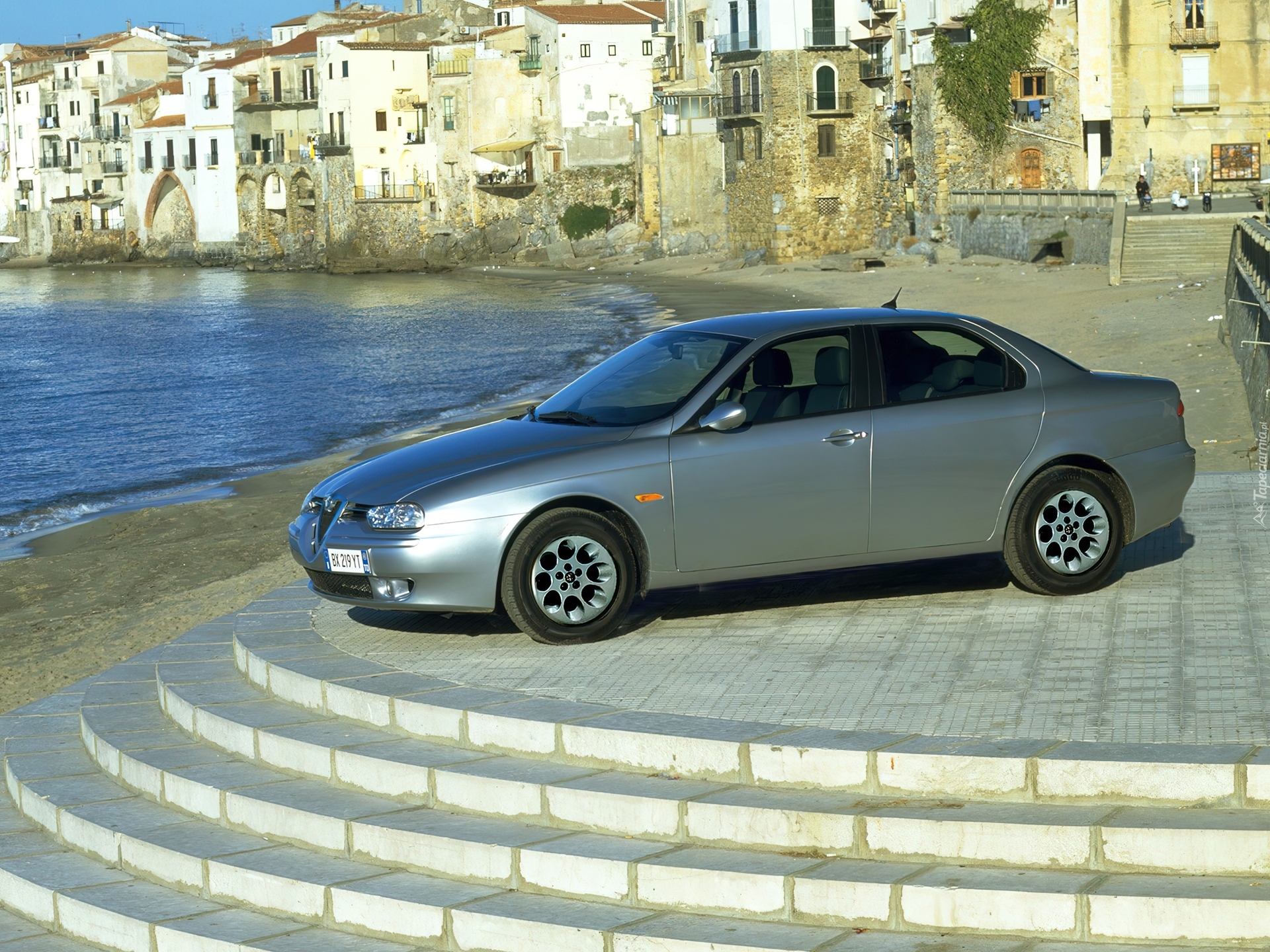 Alfa Romeo 156, Plaża, Kamienice