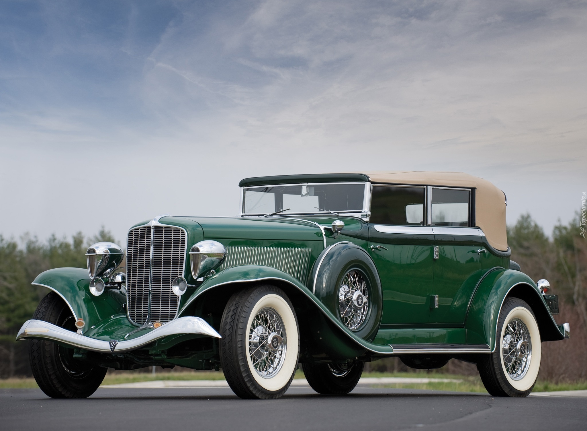 Auburn Twelve Phaeton Sedan