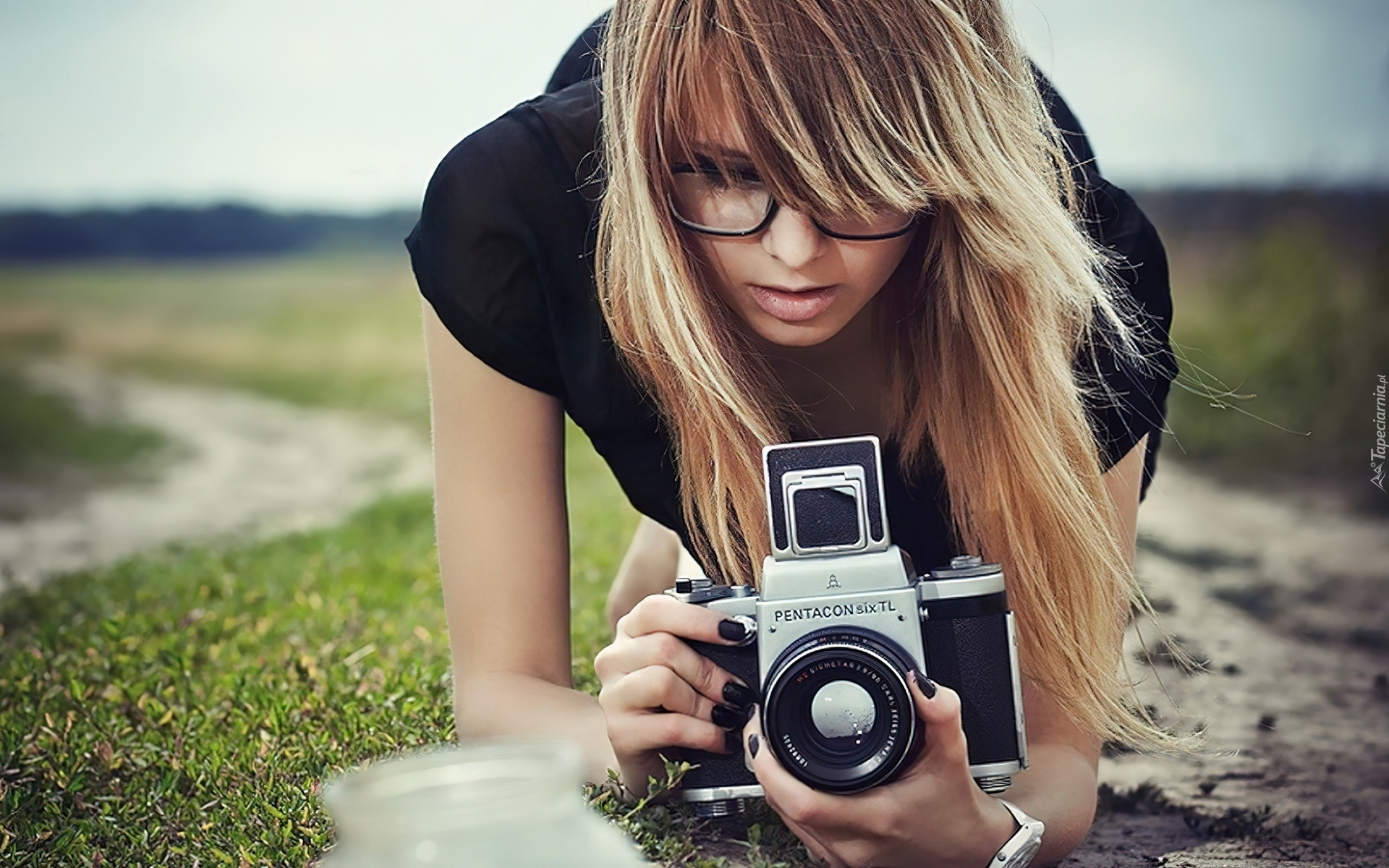 Blondynka, Kobieta, Aparat, Fotograficzny, Okulary, Łąka