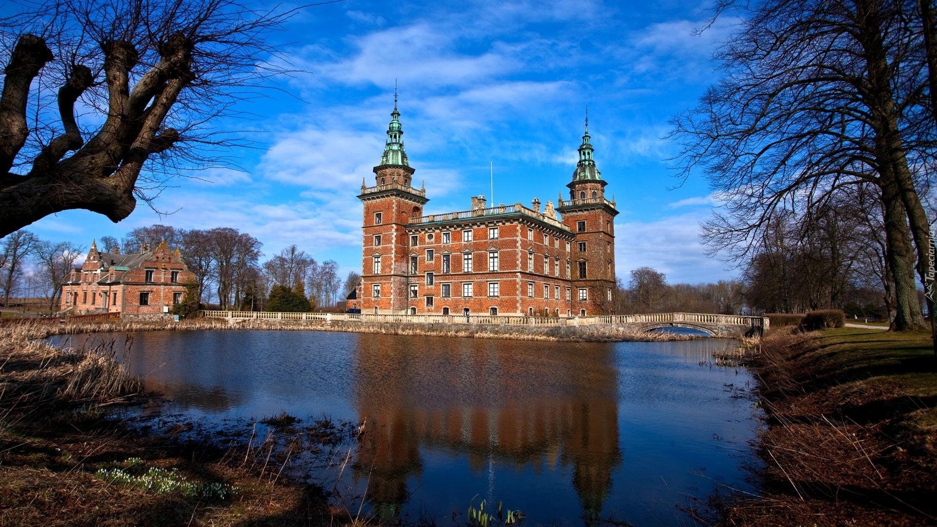 Zamek Trolle-Ljungby, Gmina Kristianstad, Szwecja, Fosa, Most