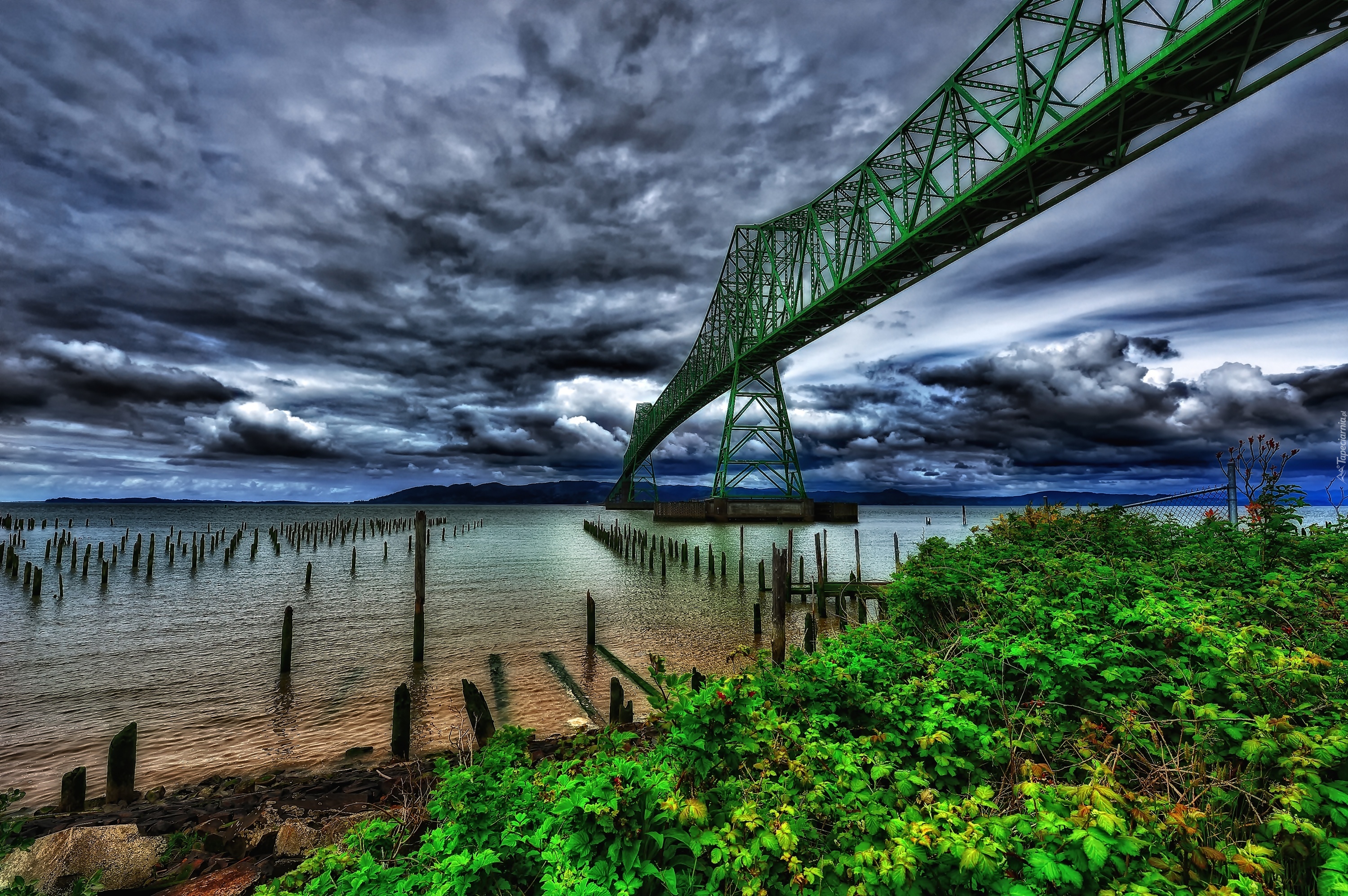 Most, Rzeka, Chmury