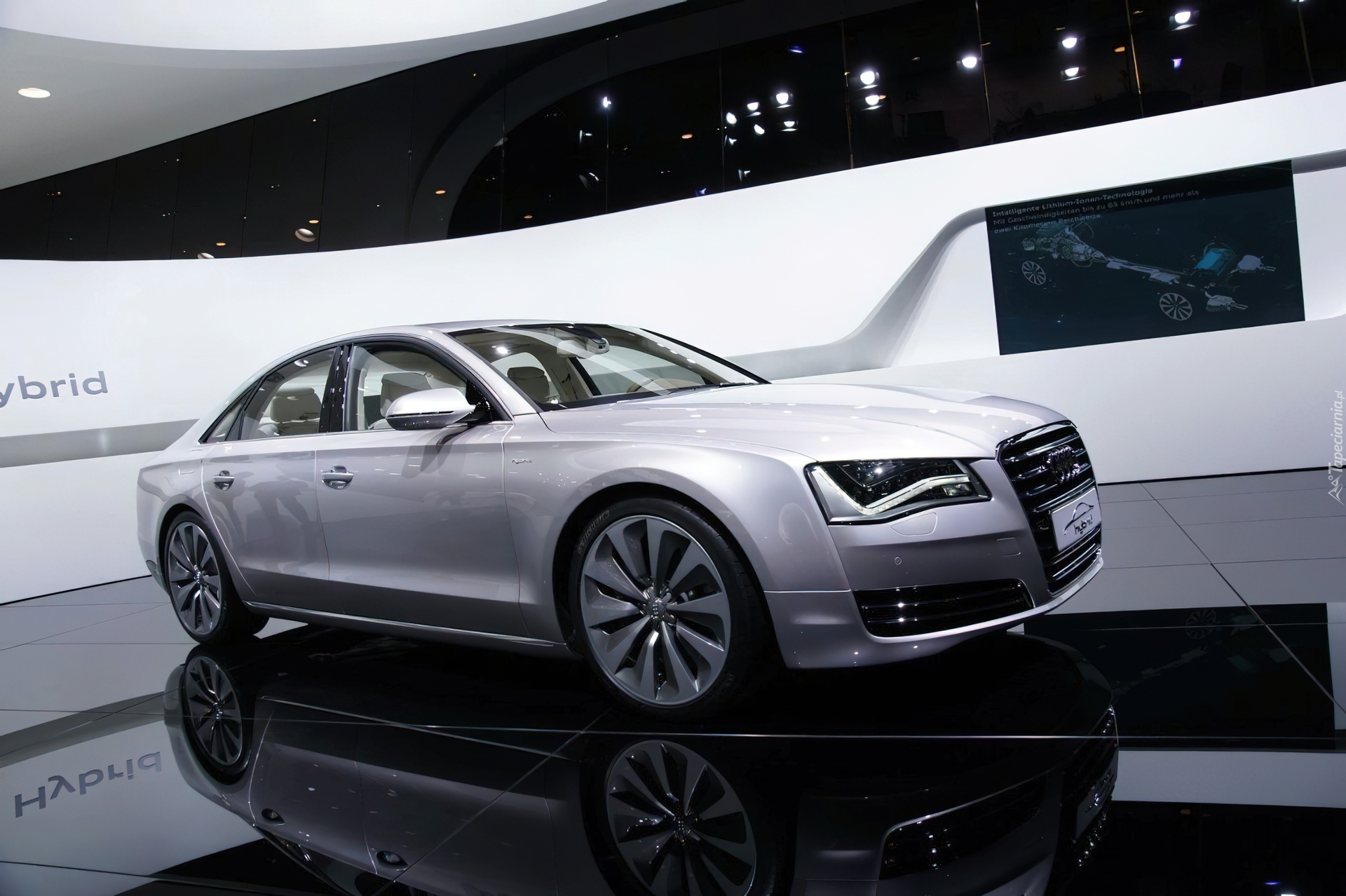 Audi A8 D4, Hybrid