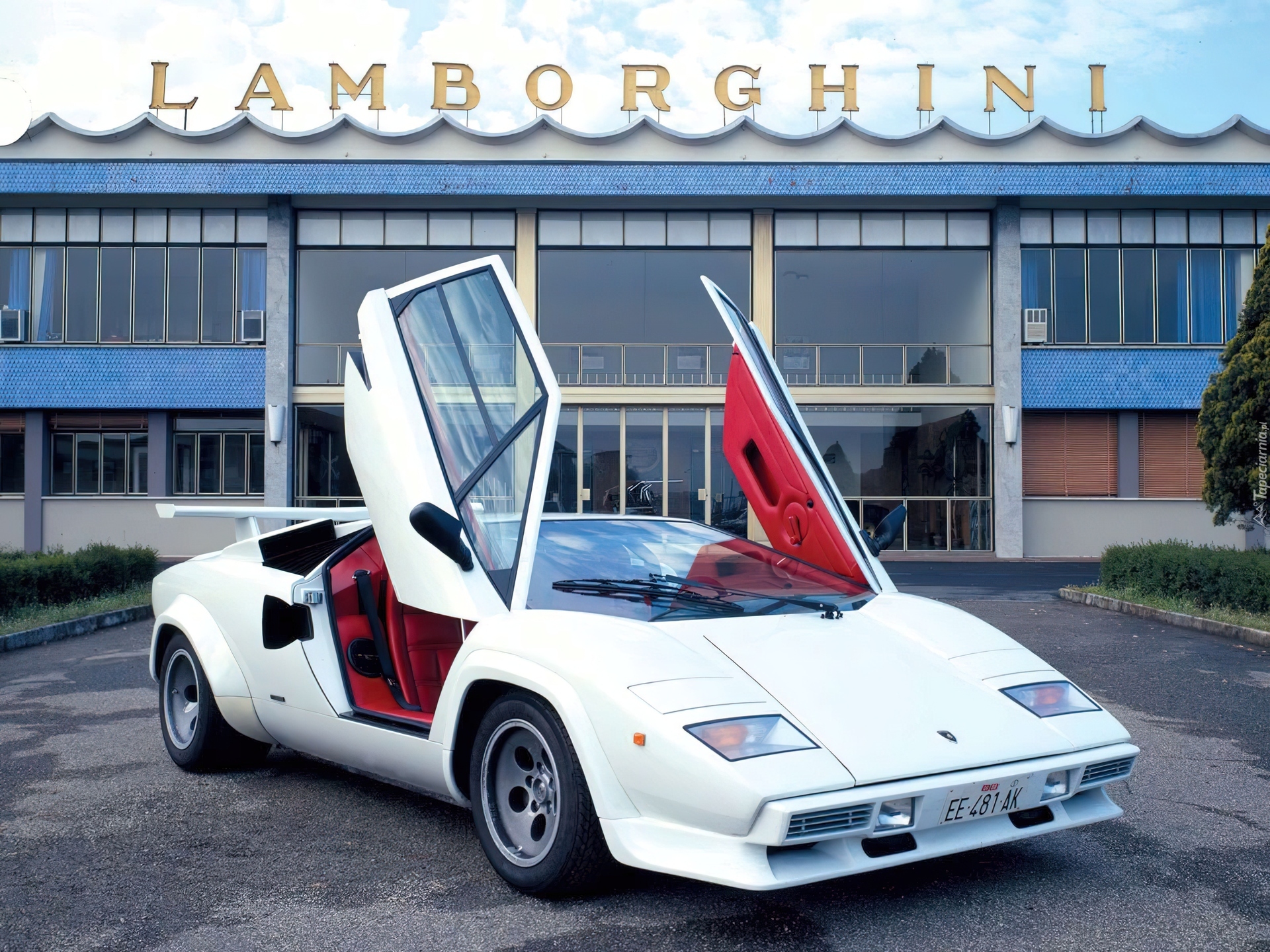 Lamborghini Countach, Czerwone, Wnętrze