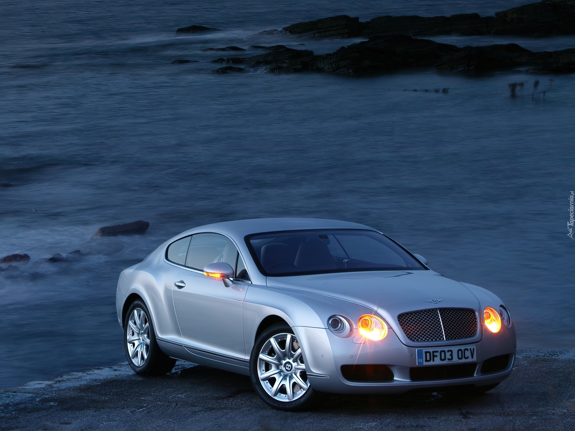 Bentley Continental GT, Kierunkowskazy