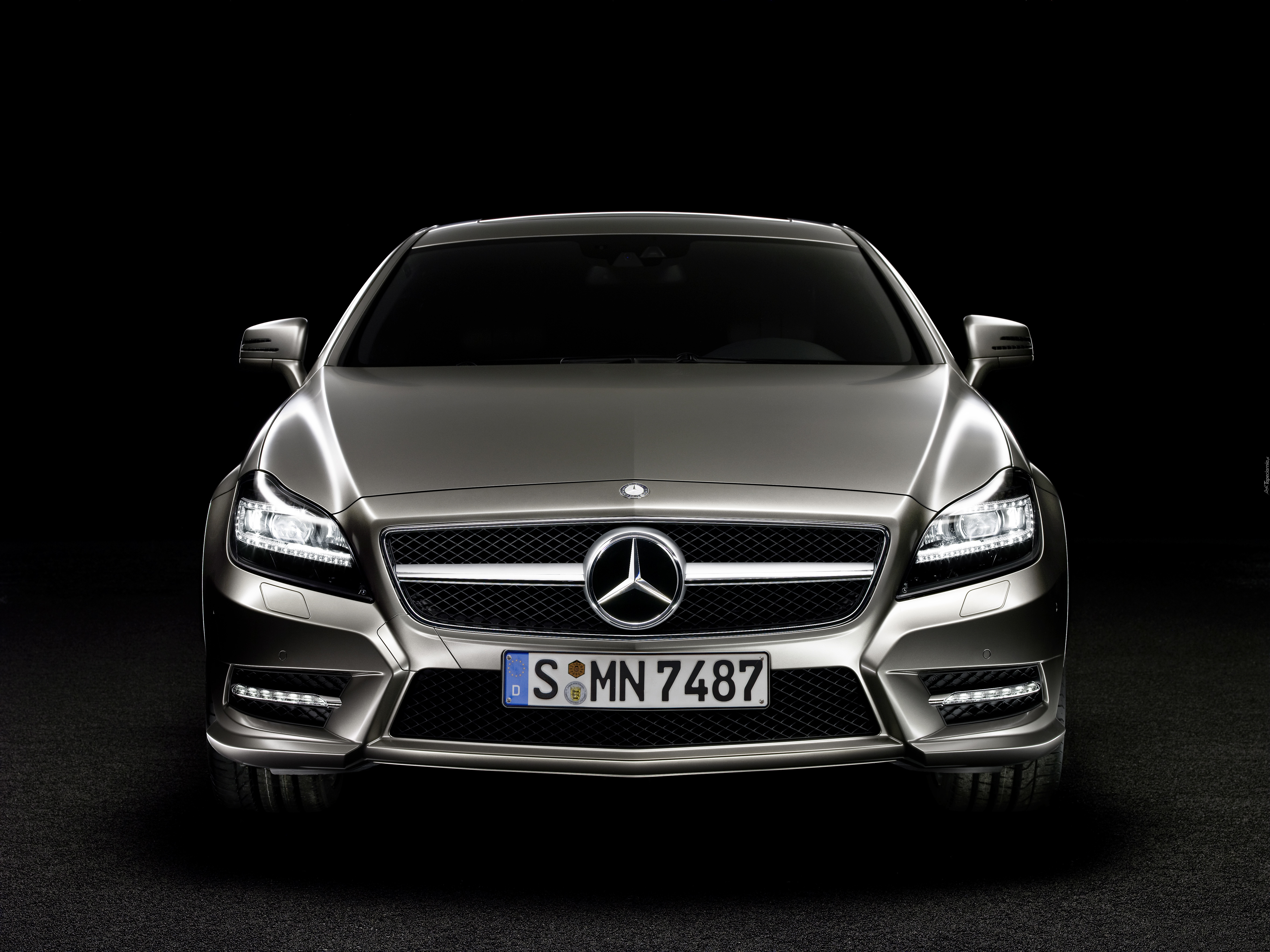 Mercedes CLS, Maska