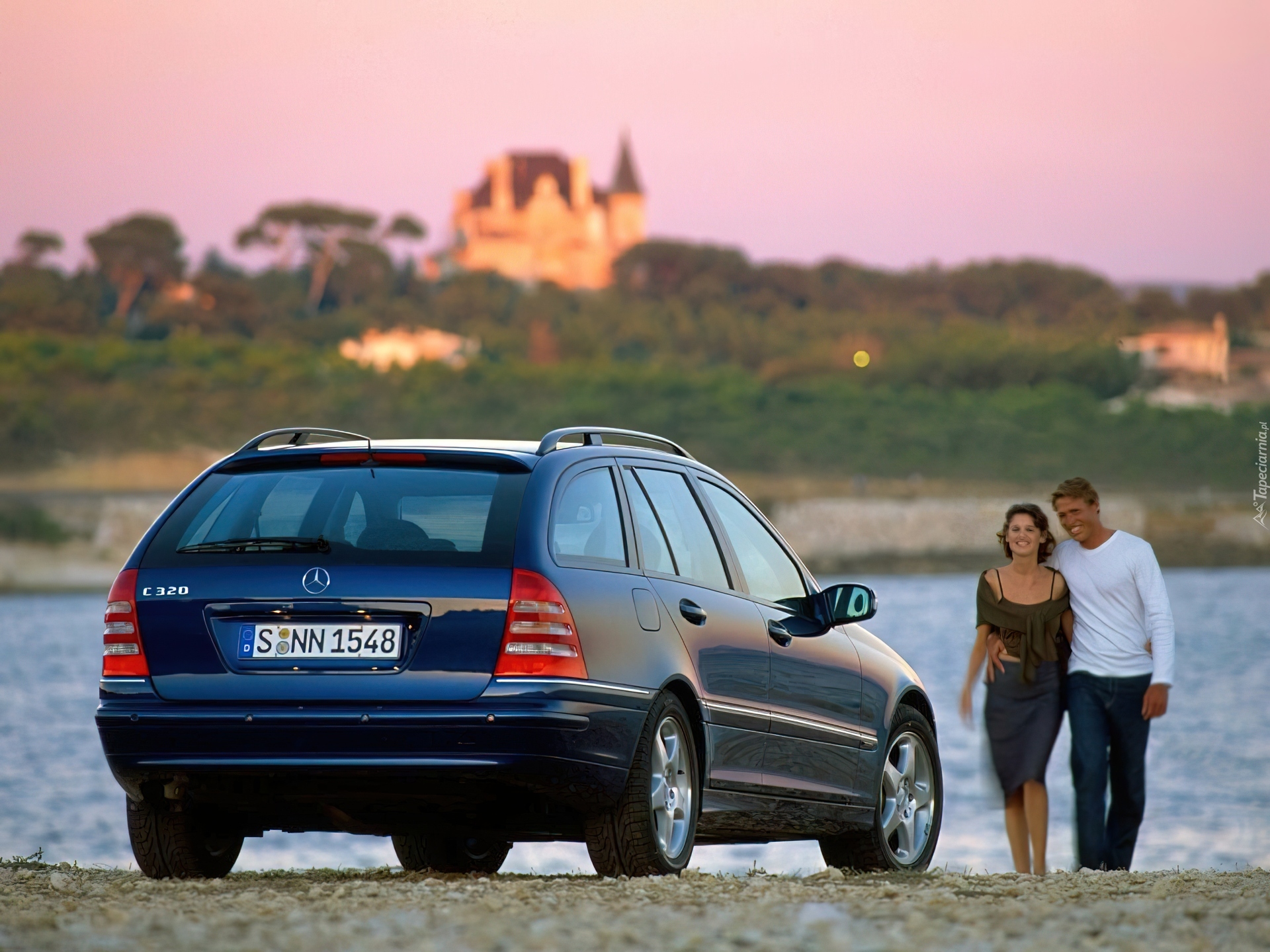 Mercedes C-klasa, Niebieski