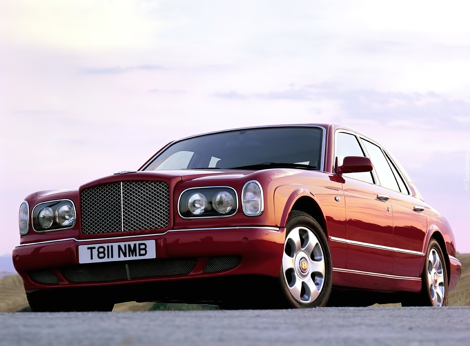 Czerwony, Bentley Arnage