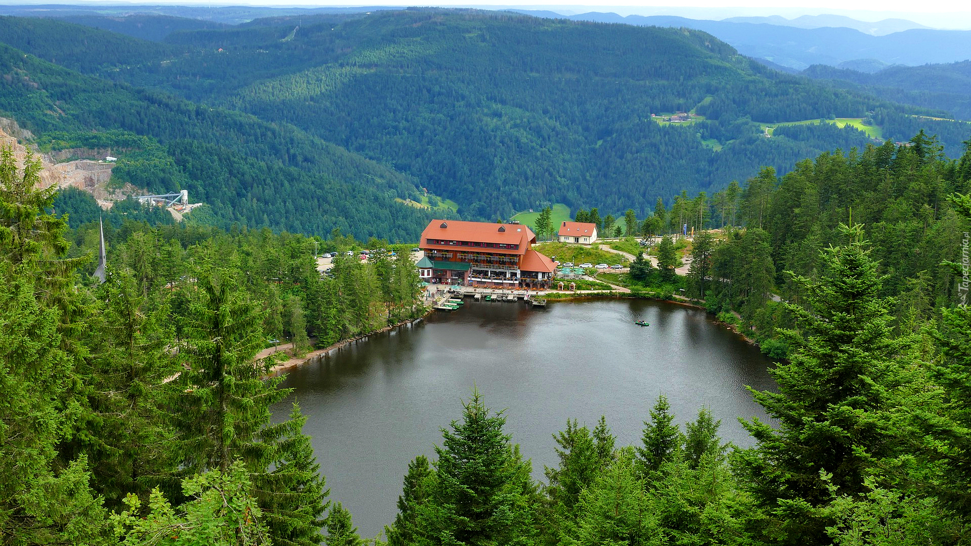 Niemcy, Północny Schwarzwald, Jezioro Mummelsee, Hotel Berghotel, Drzewa, Góry