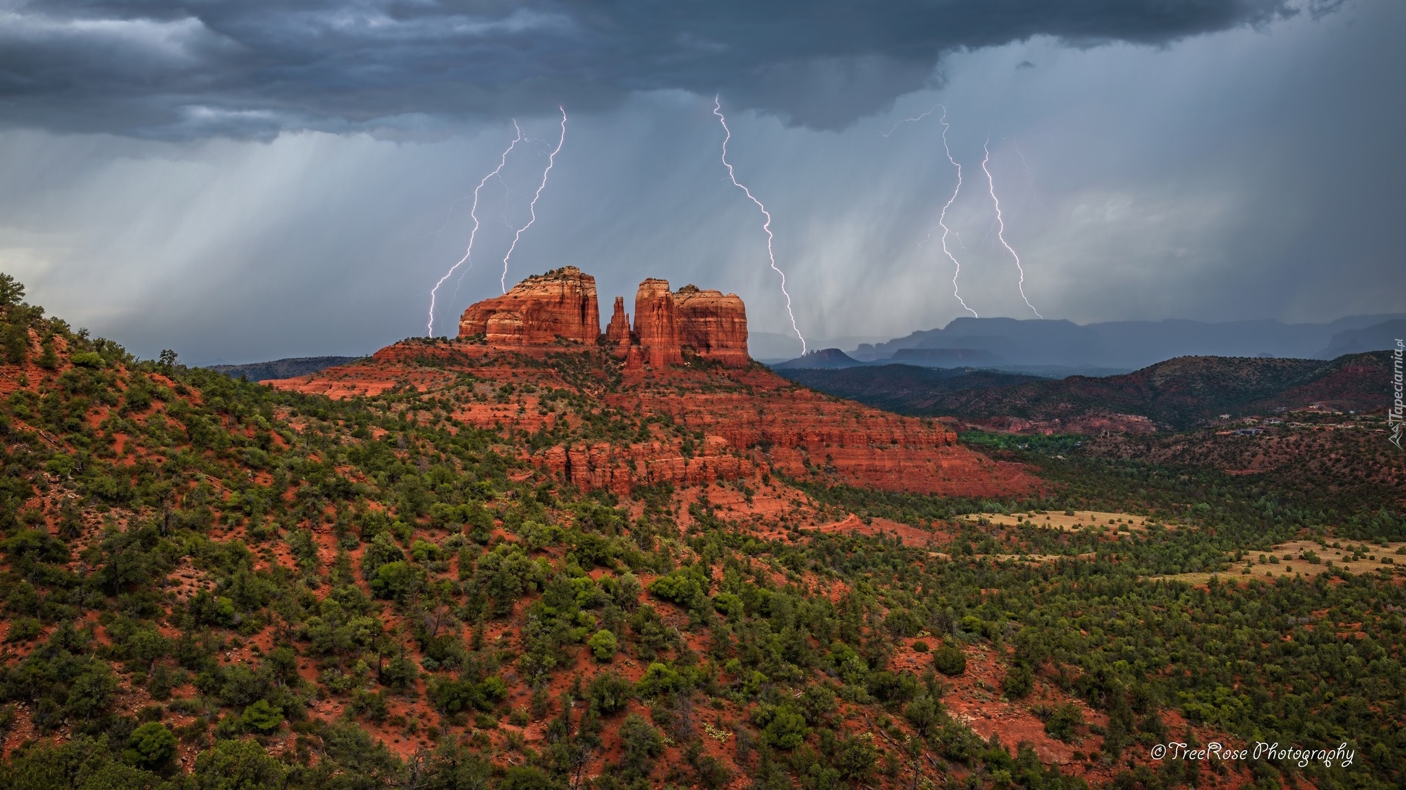 Stany Zjednoczone, Arizona, Skały, Cathedral Rock, Niebo, Chmury, Pioruny, Błyskawice