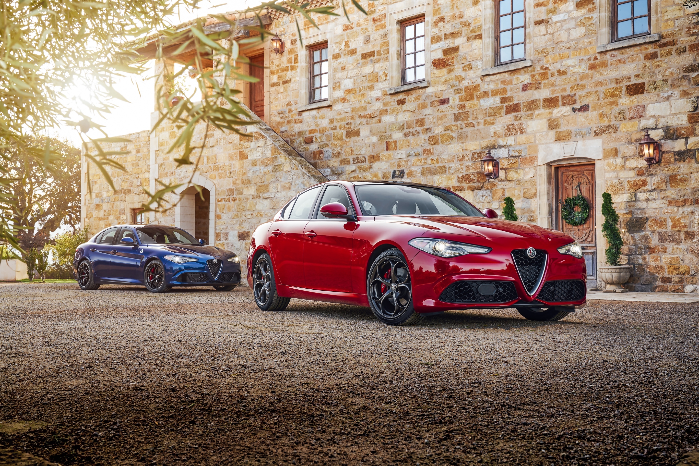 Czerwona, Granatowa, Alfa Romeo Giulia, 2020, Dom