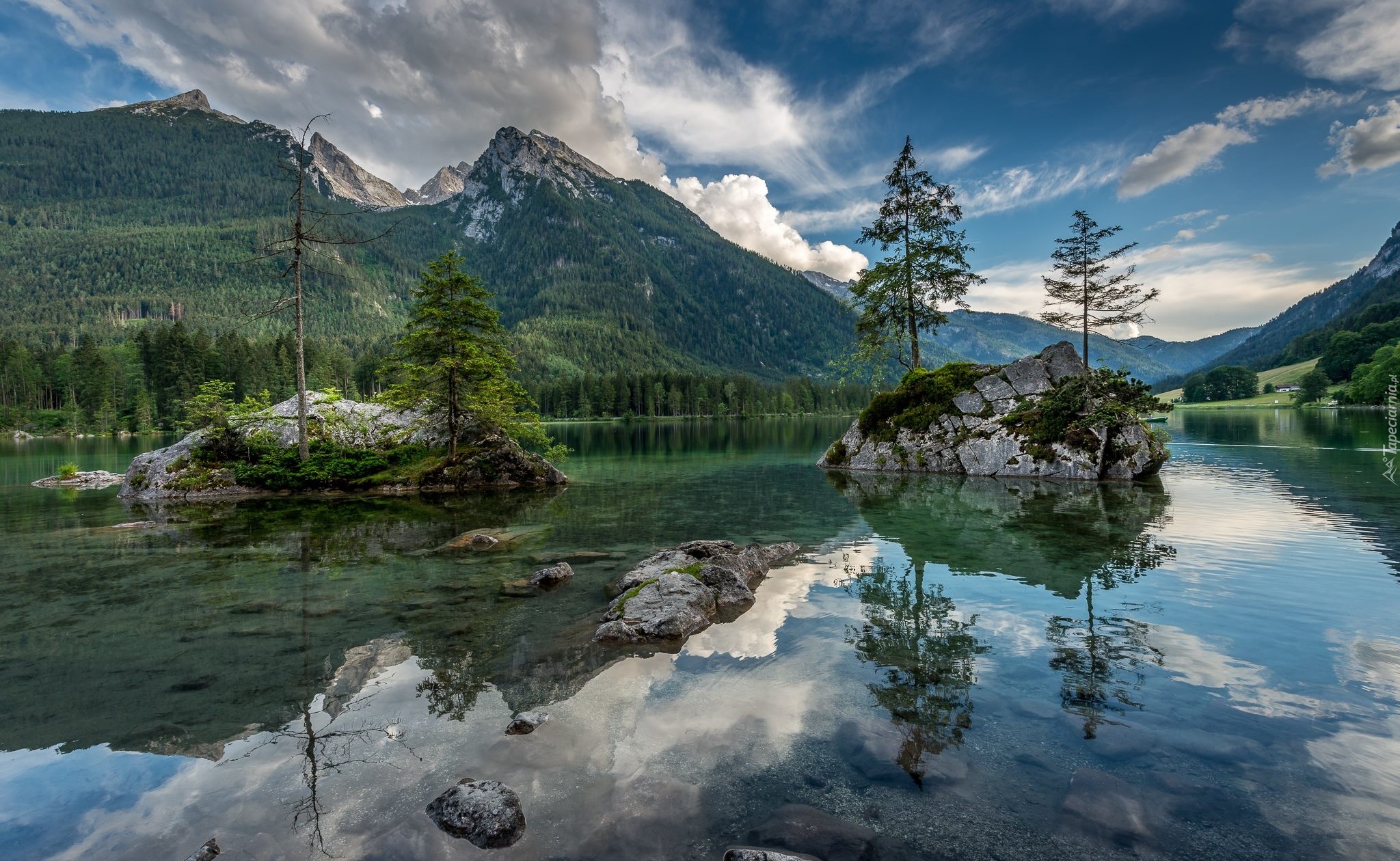 Góry, Jezioro Hintersee, Skały, Drzewa, Chmury, Gmina Berchtesgaden, Bawaria, Niemcy