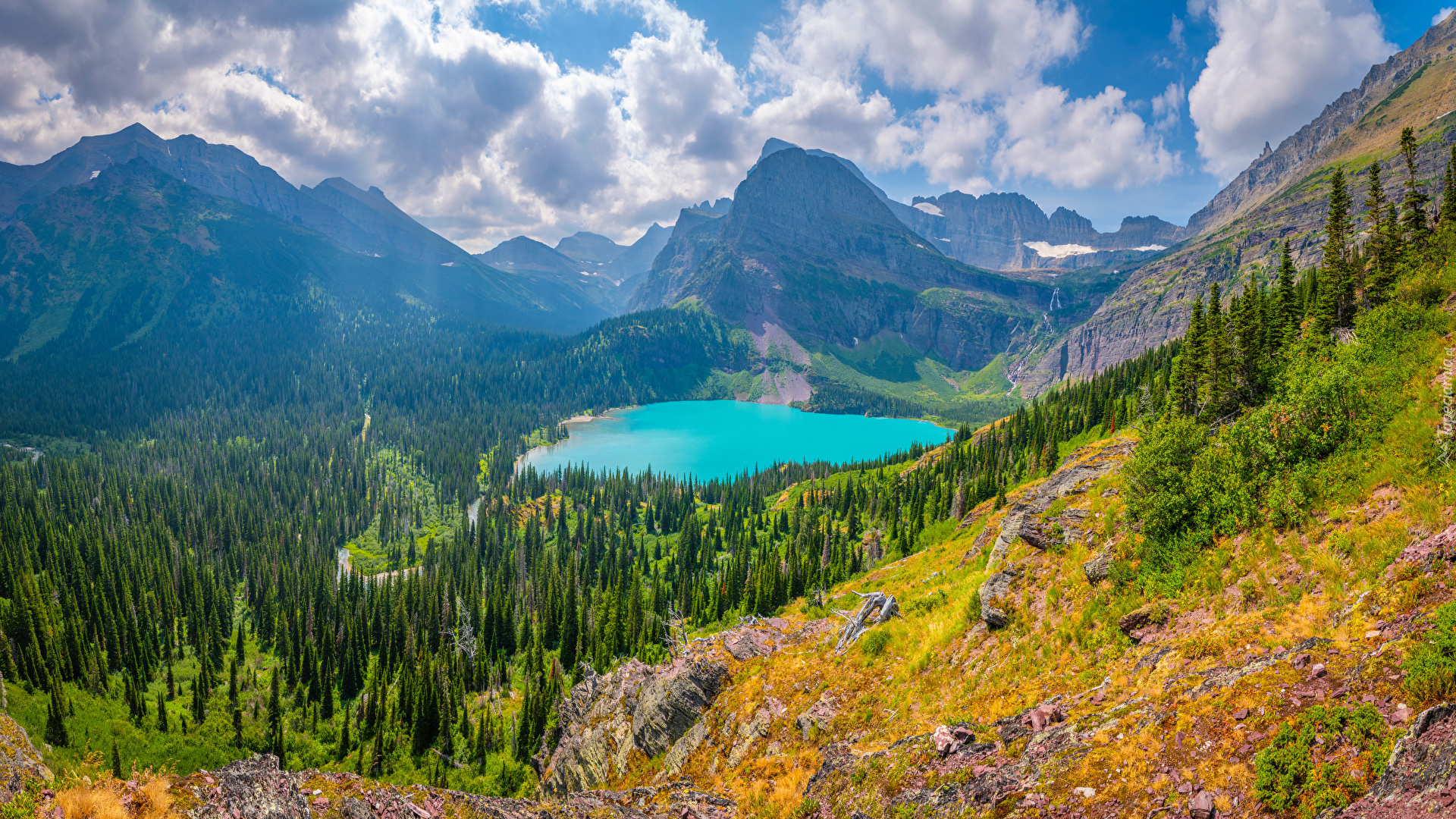 Stany Zjednoczone, Montana, Park Narodowy Glacier, Góry Skaliste, Jezioro St Mary, Las, Drzewa, Chmury