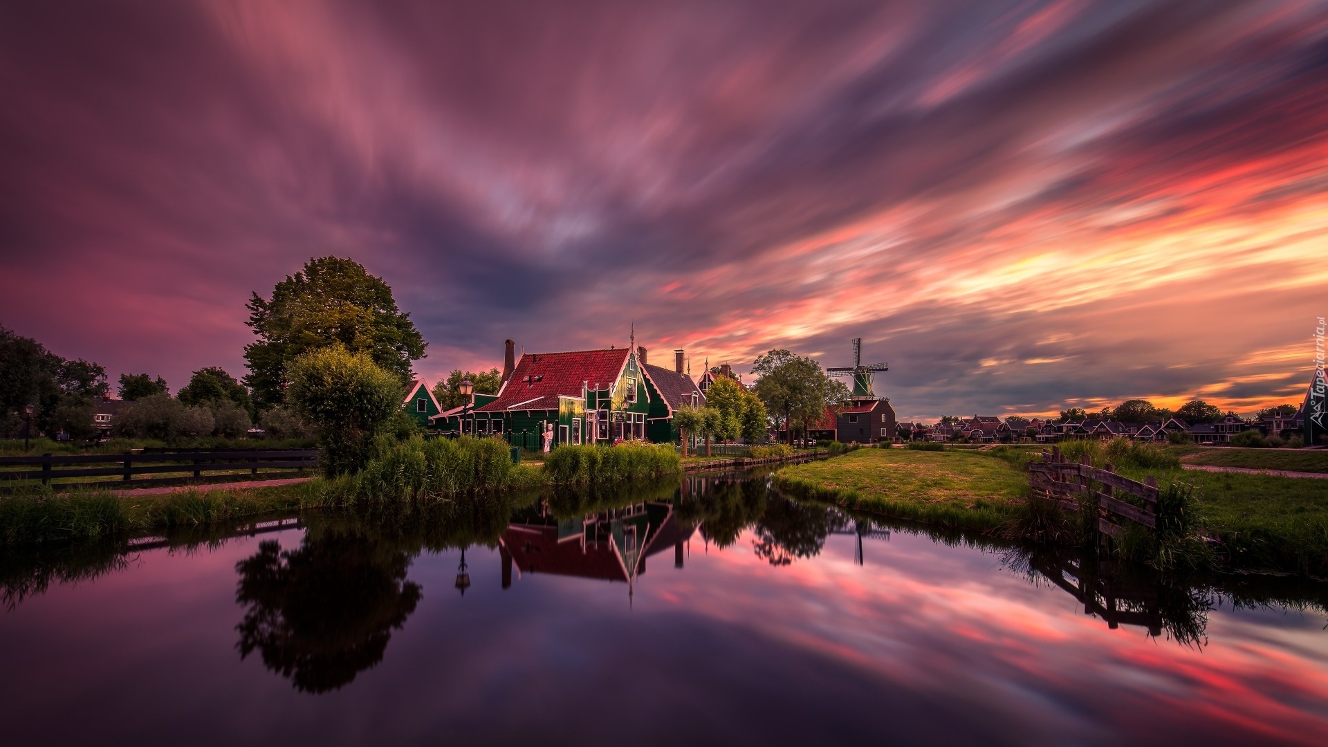 Holandia, Wiatrak, Domy, Rzeka, Drzewa, Zachód słońca, Skansen Zaanse Schans