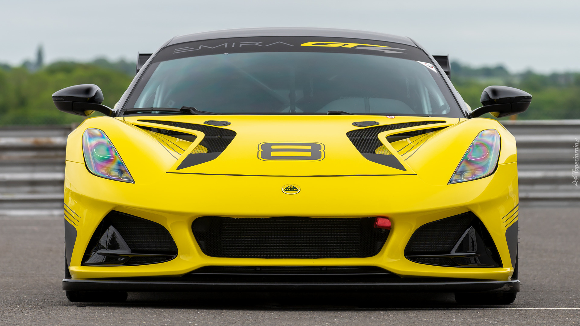 Lotus Emira, GT4, Przód