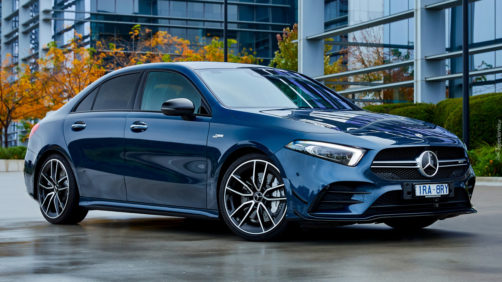 Mercedes-AMG A35, Sedan