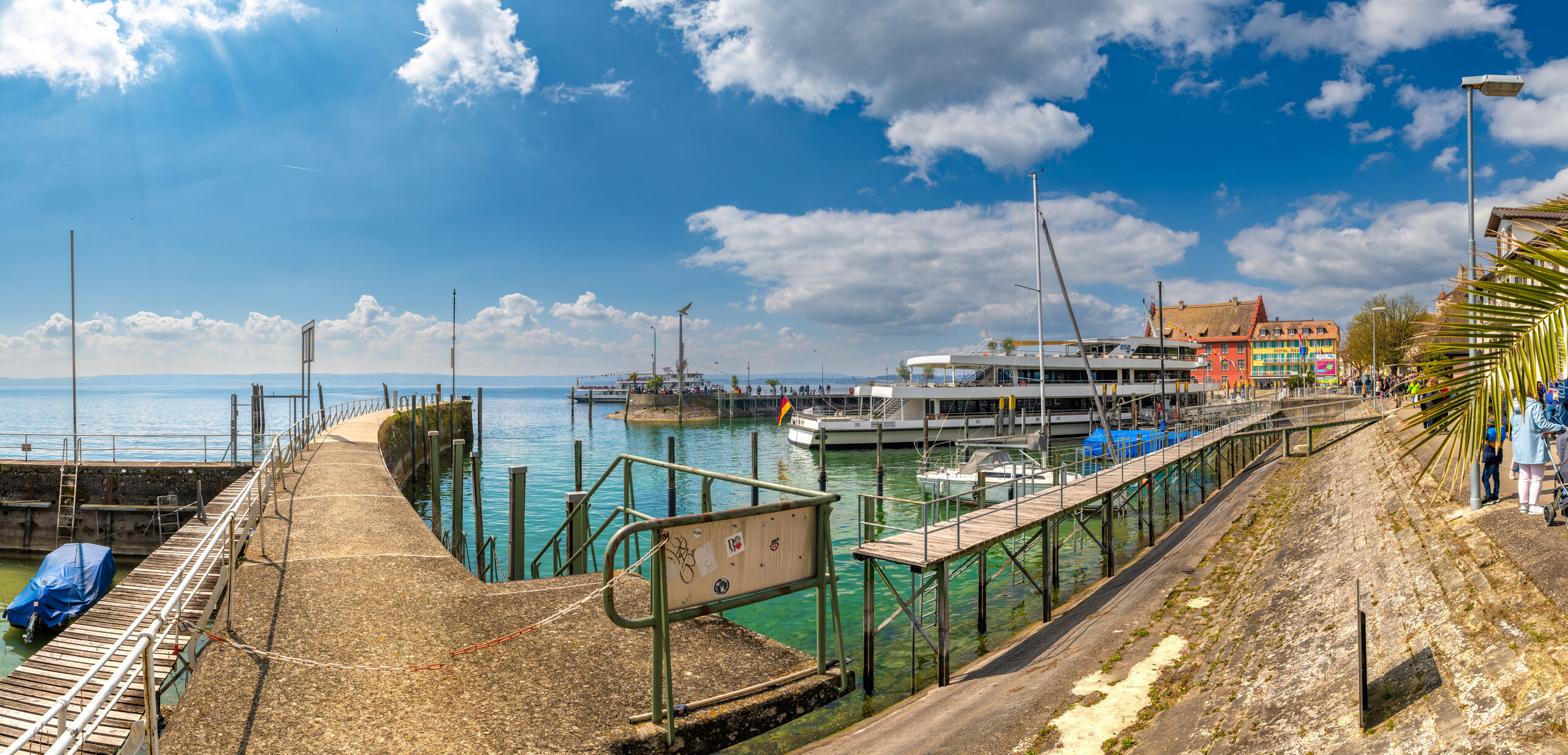 Niemcy, Meersburg, Jezioro Bodeńskie, Pomost, Przystań, Statki, Domy