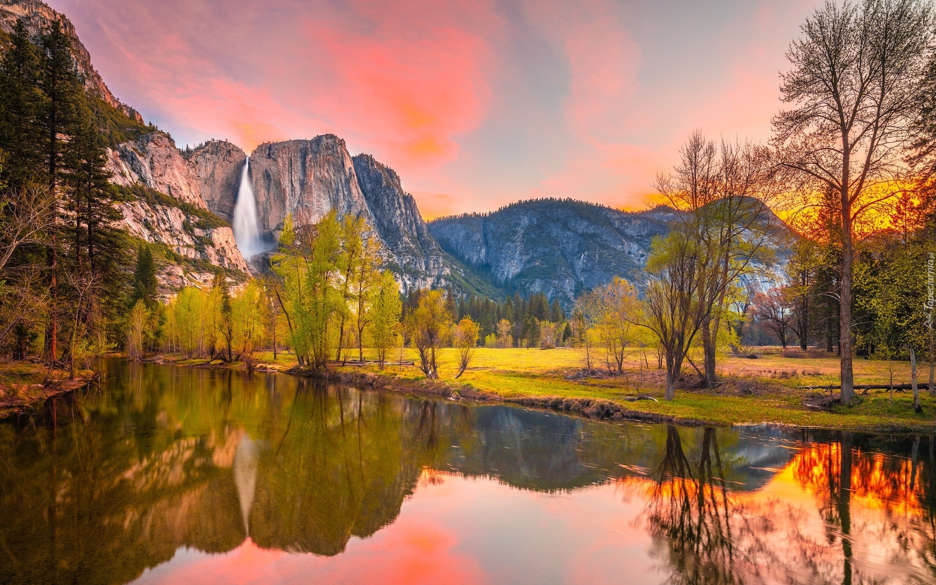 Stany Zjednoczone, Kalifornia, Park Narodowy Yosemite, Góry, Sierra Nevada, Wodospad, Rzeka, Merced River, Drzewa, Odbicie