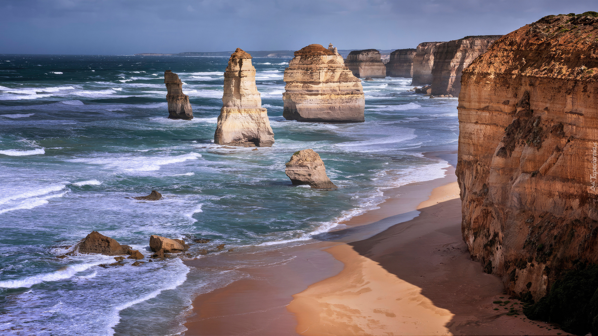 Kolumny, Wapienne, Dwunastu Apostołów, Klif, Cieśnina Bassa, Morze, Skały, Wybrzeże, Chmury, Park Narodowy Port Campbell, Australia