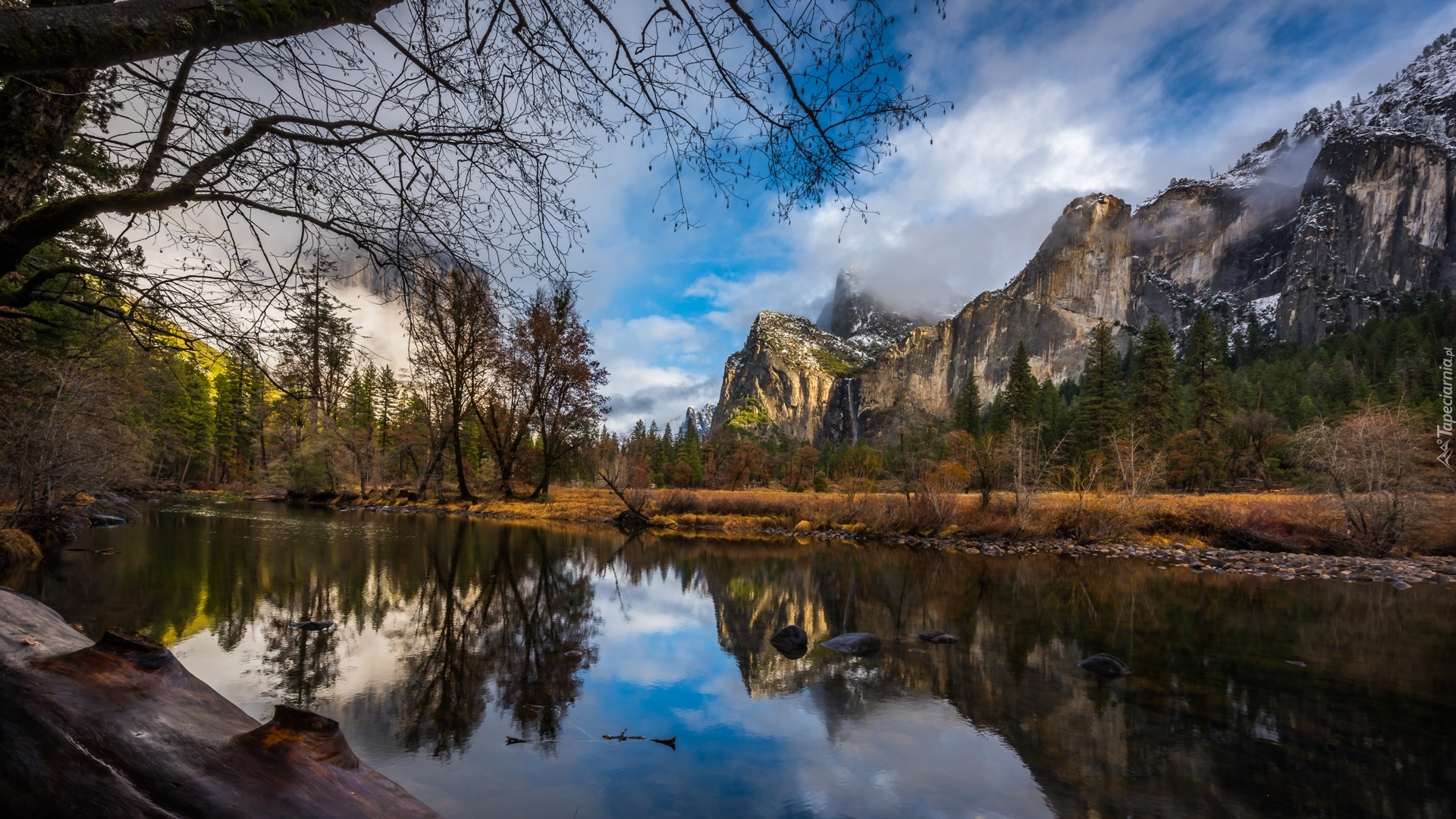 Stany Zjednoczone, Stan Kalifornia, Park Narodowy Yosemite, Góry, Sierra Nevada, Rzeka, Merced River, Drzewa, Chmury