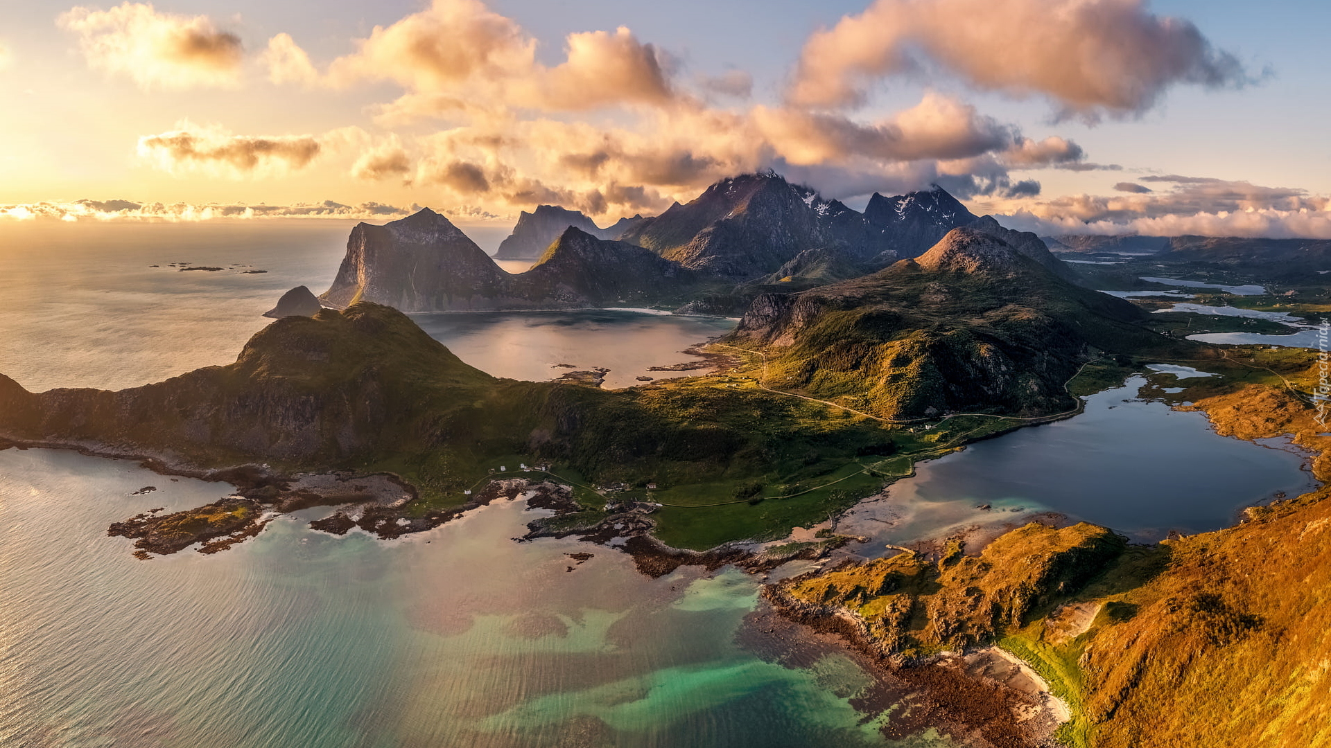 Góry, Lofoty, Morze, Gmina Vestvagoy, Okręg Nordland, Norwegia