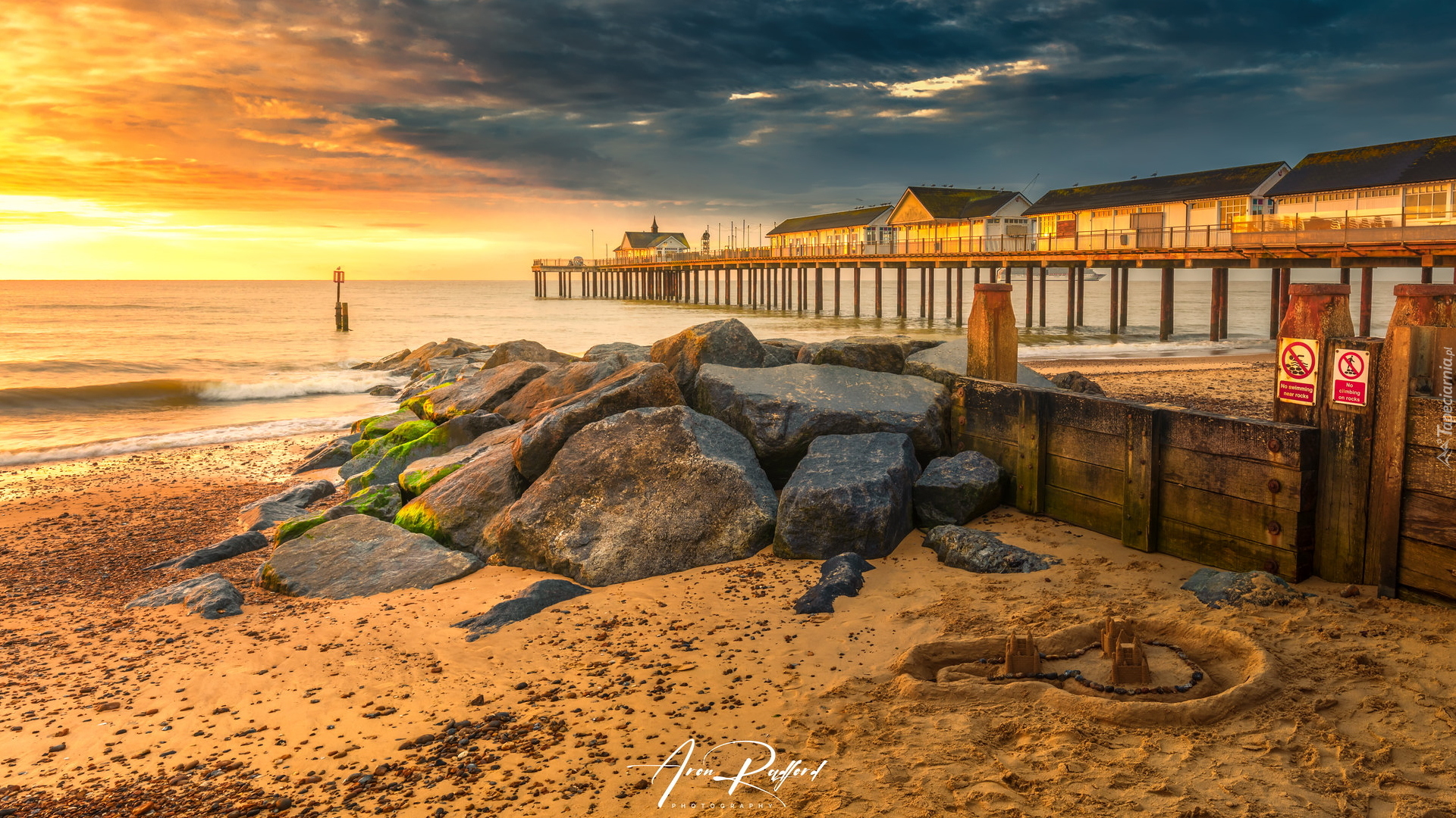 Morze Północne, Molo Southwold Pier, Domki, Kamienie, Plaża, Piaskowy, Zamek, Zachód słońca, Southwold, Anglia