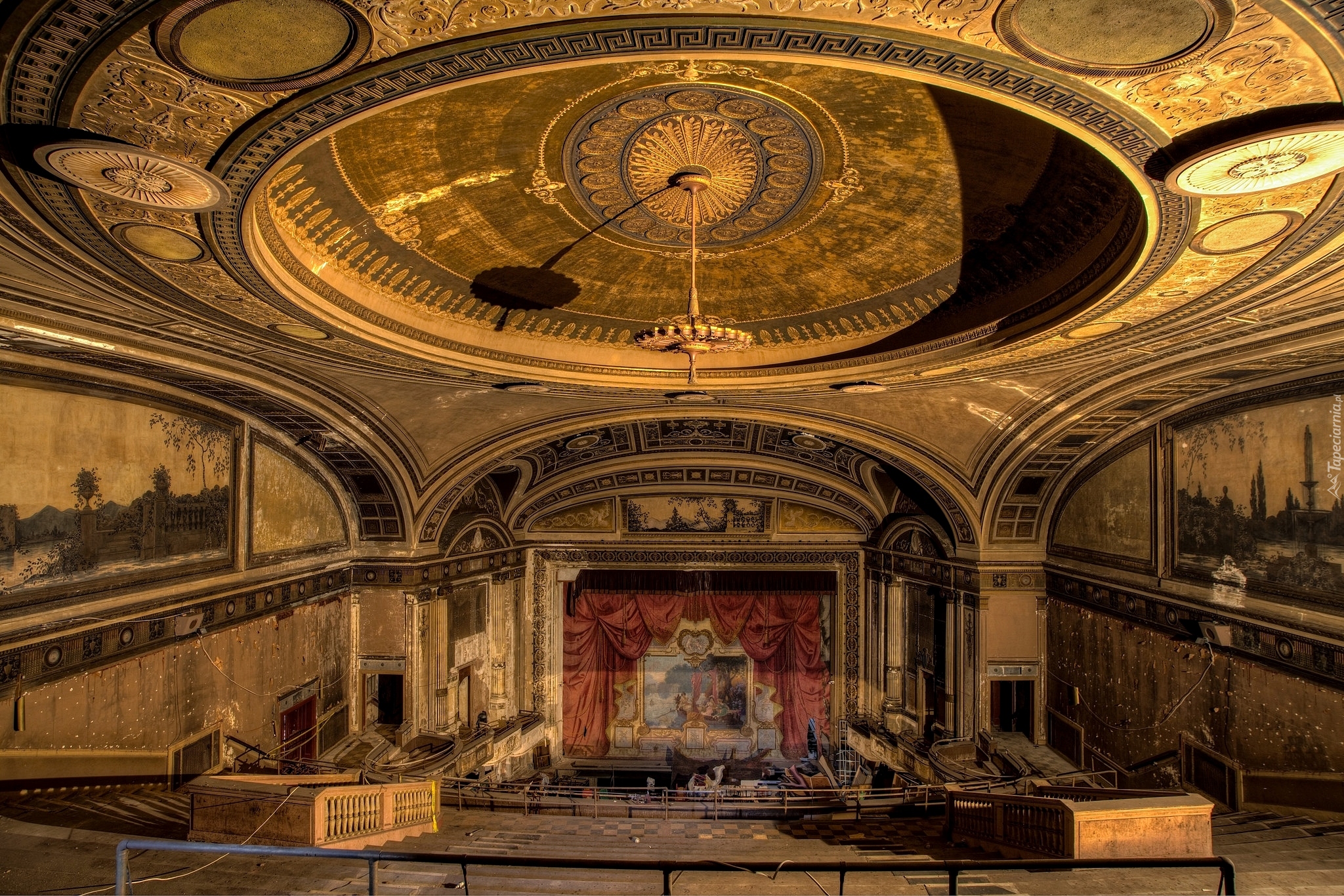 Stany Zjednoczone, Stan Connecticut, Bridgeport, Teatr Palace & Majestic Theaters, Zaniedbana, Scena