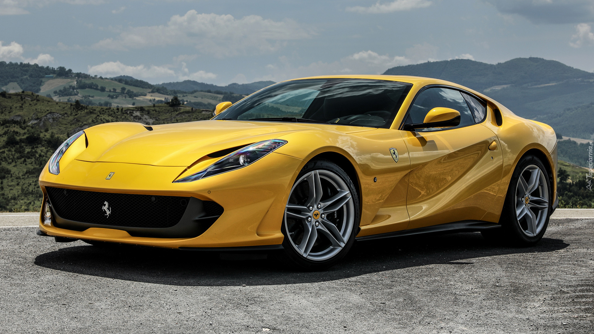 Ferrari 812 Superfast, Żółte