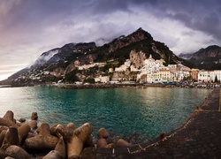 Amalfi, Włochy, Wybrzeże, Budynki
