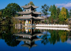 Pagoda, Jezioro, Odbicie