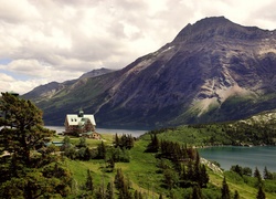 Kanada, Park Narodowy Waterton Lakes, Hotel Księcia Walii Prince of Wales, Góry, Jezioro