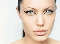 Angelina Jolie, niebieskie oczy