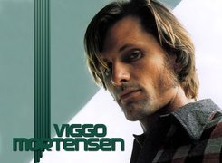Viggo Mortensen, szara koszula