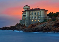 Zamek Boccale, Castello del Boccale, Calafuria, Prowincja Livorno,  Włochy, Morze, Zachód słońca