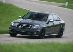 Mercedes C63, Właściwości, Trakcyjne