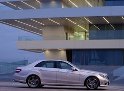 Mercedes Benz E63, AMG, Miasto