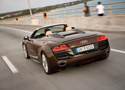 Audi R8 Spyder, Super, Samochód