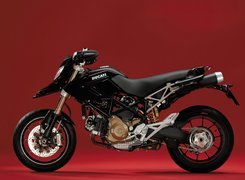 Czarne, Ducati Hypermotard 1100